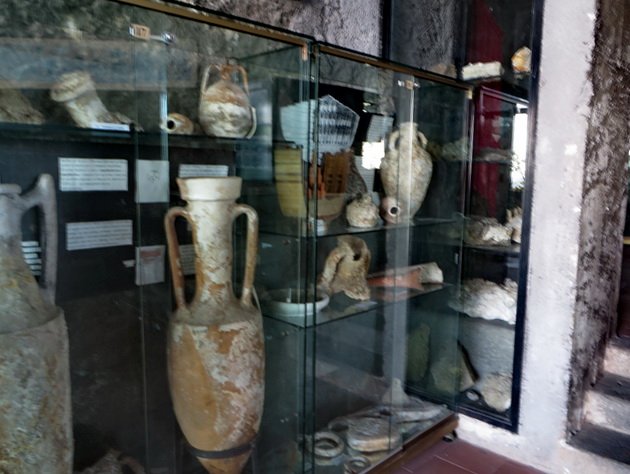 (82)  Aci Castello